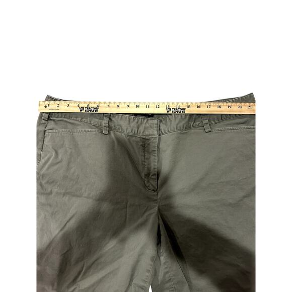Land's End Women's Size 22W MidRise Hunter Green Short - Picture 3 of 5